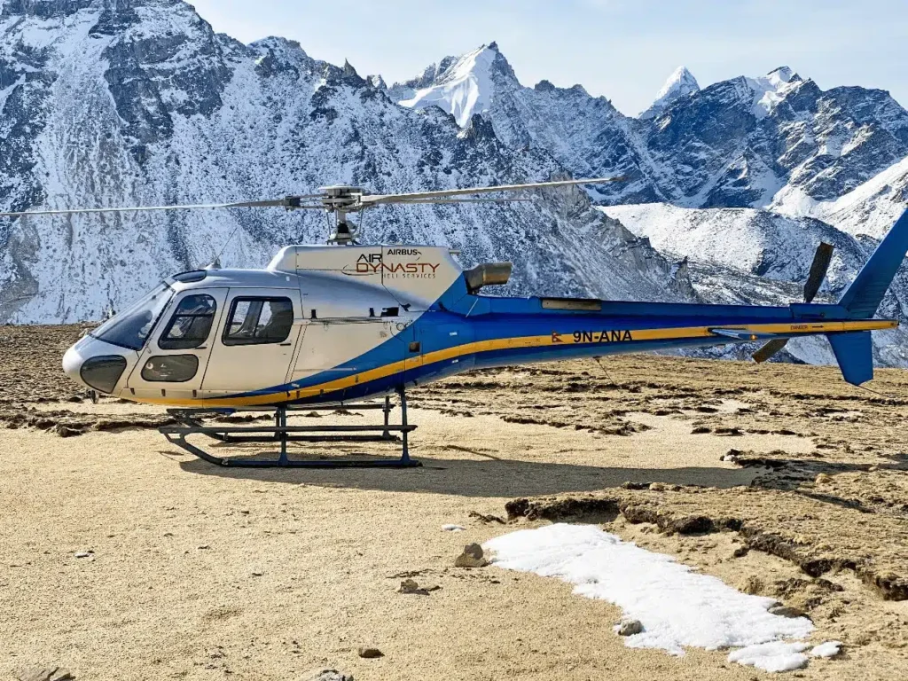 Advantages-of-Helicopter-Tours-over-Trekking